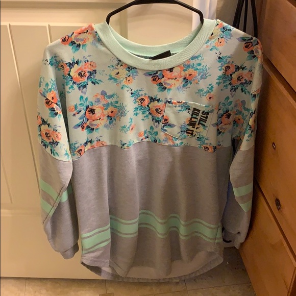 Shirts - Picture 2 of 8